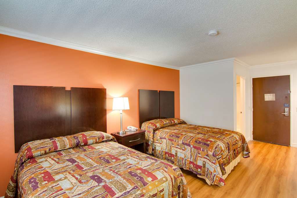 Motel 6 Van Nuys Бербанк Номер фото