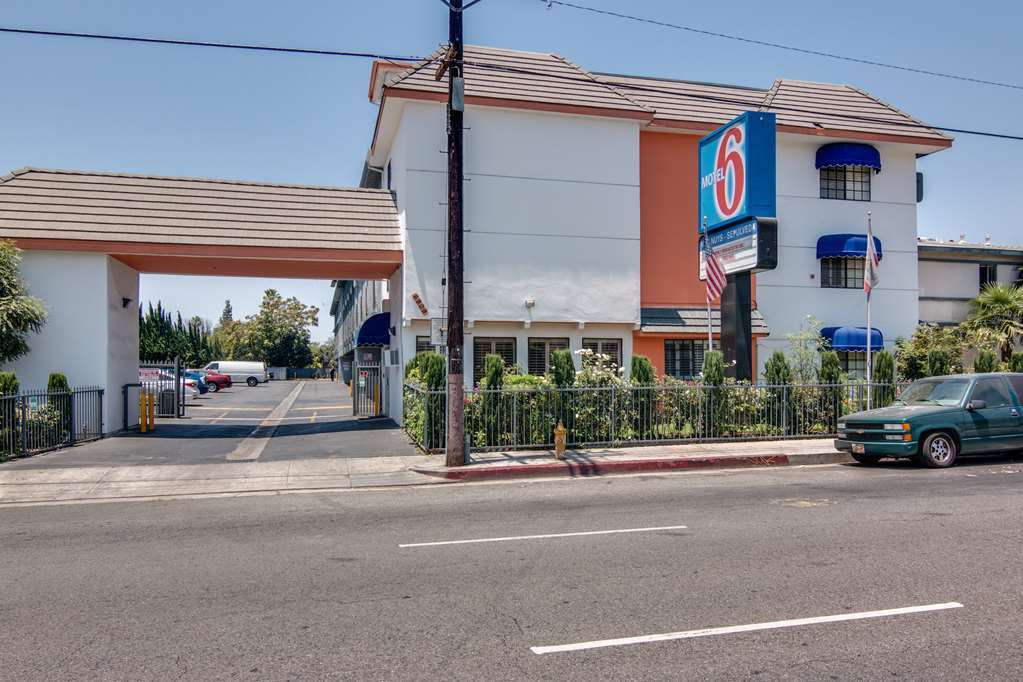 Motel 6 Van Nuys Бербанк Экстерьер фото