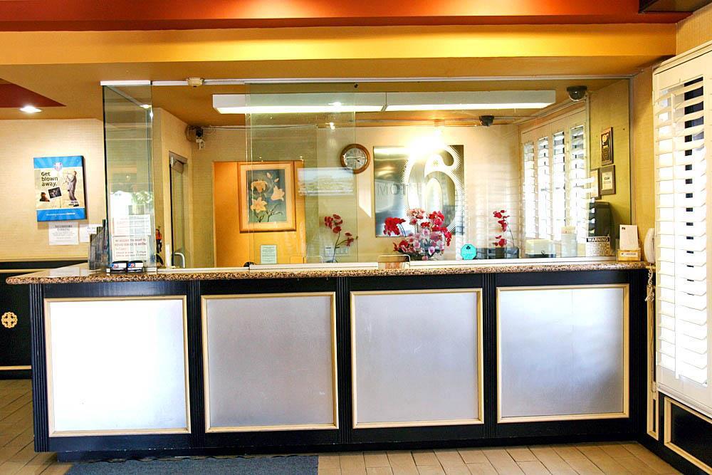 Motel 6 Van Nuys Бербанк Интерьер фото